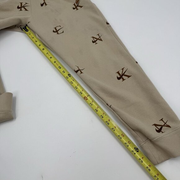 Nike Sports Club Fleece Joggers Mens Medium Logo‎ Print Tan Brown DV9611-206 - Picture 9 of 12